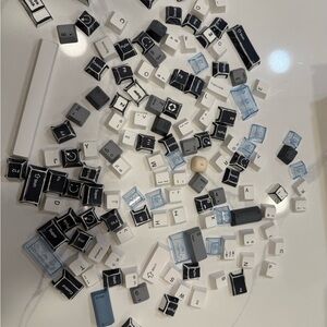 Source Unknown Mixed Color Keyboard Keycaps